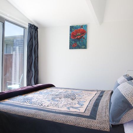 Classy Modern Unit Close To Airport, Shops And Bus Κράισττσερτς Εξωτερικό φωτογραφία