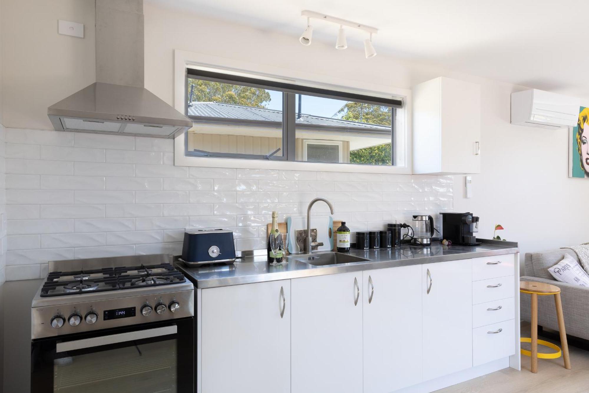 Classy Modern Unit Close To Airport, Shops And Bus Κράισττσερτς Εξωτερικό φωτογραφία