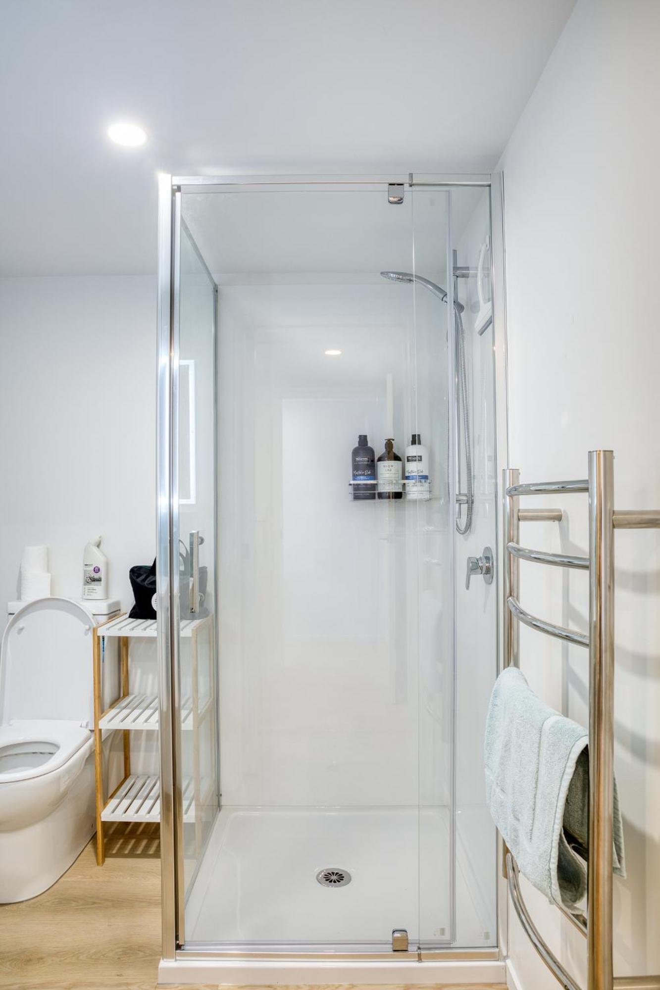 Classy Modern Unit Close To Airport, Shops And Bus Κράισττσερτς Εξωτερικό φωτογραφία